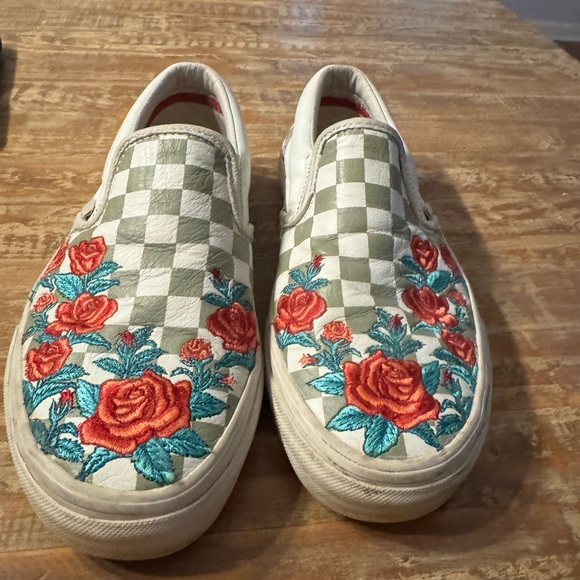Vans Floral Embroidered Slip-On Sneakers - Unisex - Picture 1 of 5